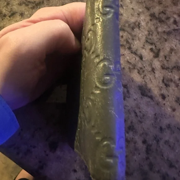 Gucci Embossed Gray Leather Card Holder - Picture 3 of 9